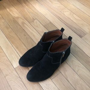Lucky Brand black booties size 6!